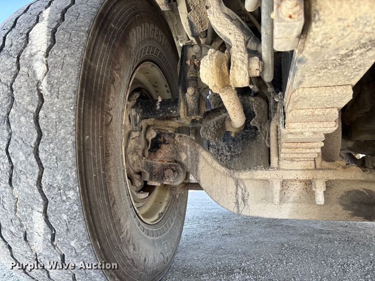 image for item FB3301 1997 Ford LT9513 dump truck