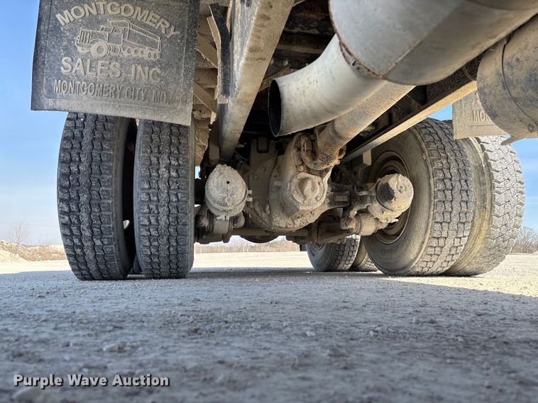 image for item FB3301 1997 Ford LT9513 dump truck