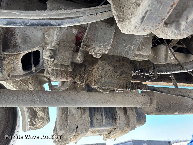 image for item FB3301 1997 Ford LT9513 dump truck