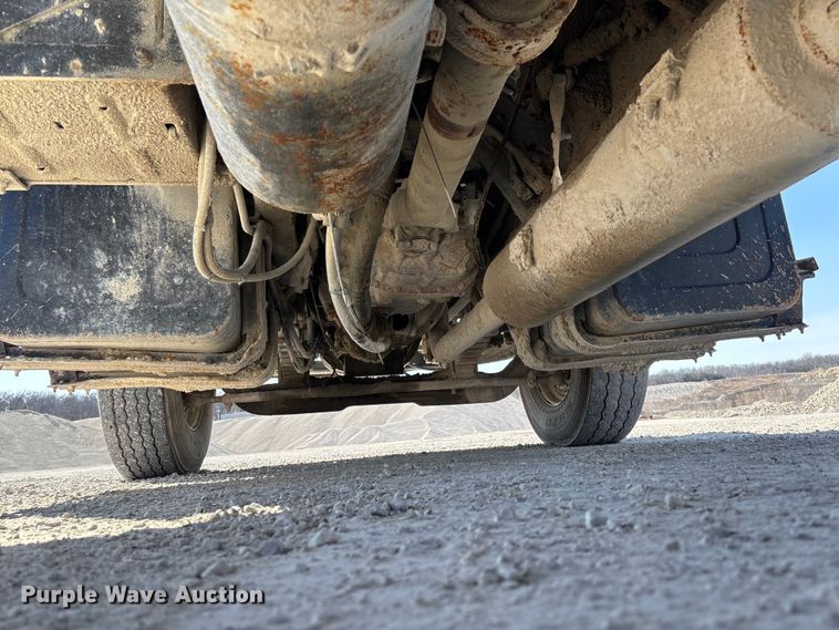 image for item FB3301 1997 Ford LT9513 dump truck