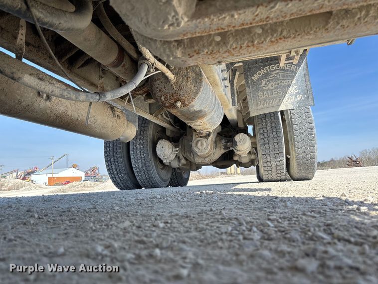 image for item FB3301 1997 Ford LT9513 dump truck