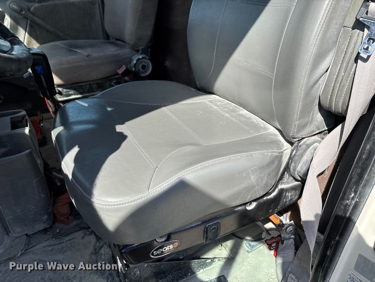 image for item FB3301 1997 Ford LT9513 dump truck