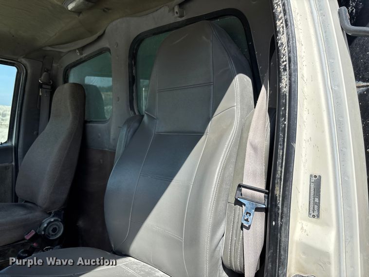 image for item FB3301 1997 Ford LT9513 dump truck