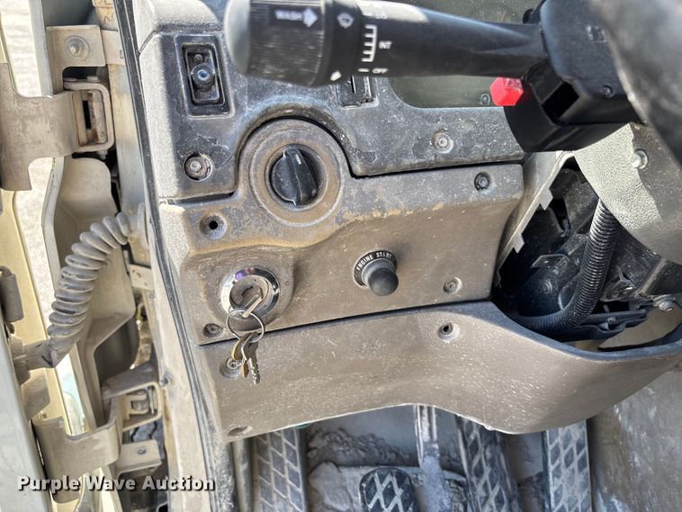 image for item FB3301 1997 Ford LT9513 dump truck