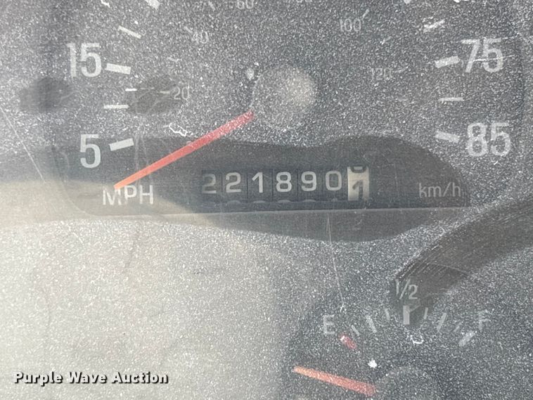 image for item FB3301 1997 Ford LT9513 dump truck