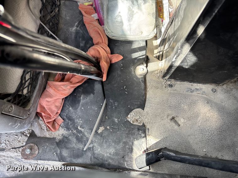 image for item FB3301 1997 Ford LT9513 dump truck