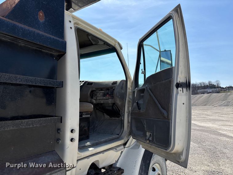 image for item FB3301 1997 Ford LT9513 dump truck