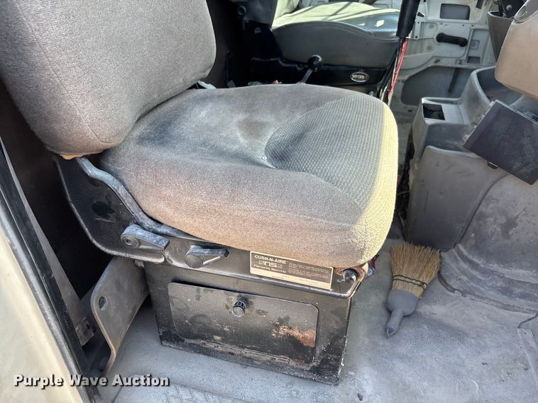 image for item FB3301 1997 Ford LT9513 dump truck