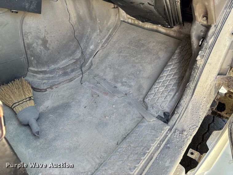 image for item FB3301 1997 Ford LT9513 dump truck