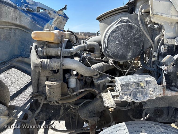 image for item FB3301 1997 Ford LT9513 dump truck