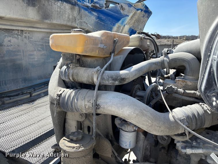 image for item FB3301 1997 Ford LT9513 dump truck