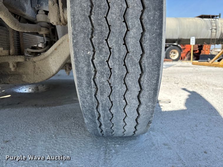 image for item FB3301 1997 Ford LT9513 dump truck