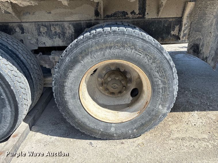 image for item FB3301 1997 Ford LT9513 dump truck