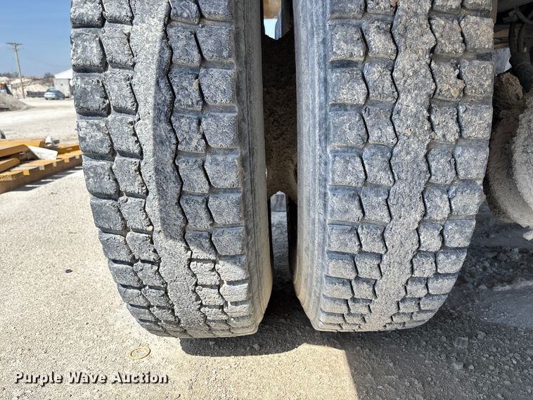 image for item FB3301 1997 Ford LT9513 dump truck