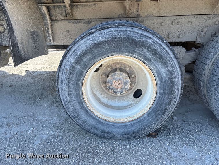 image for item FB3301 1997 Ford LT9513 dump truck