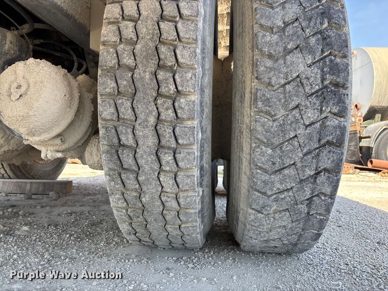 image for item FB3301 1997 Ford LT9513 dump truck