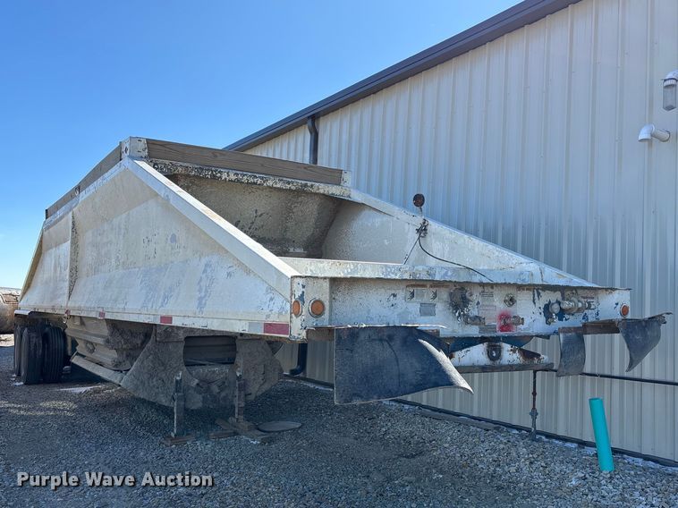 image for item FB3589 1995 Midland bottom dump trailer