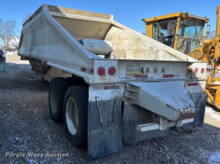 image for item FB3589 1995 Midland bottom dump trailer