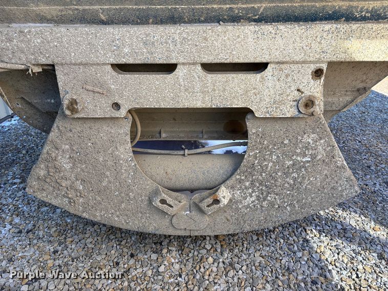 image for item FB3589 1995 Midland bottom dump trailer