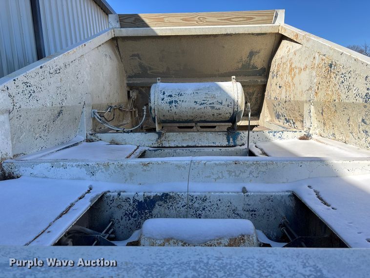 image for item FB3589 1995 Midland bottom dump trailer