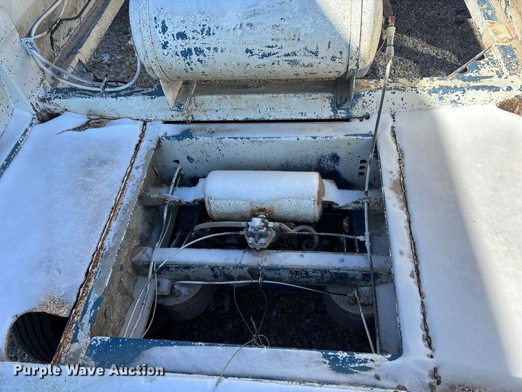 image for item FB3589 1995 Midland bottom dump trailer