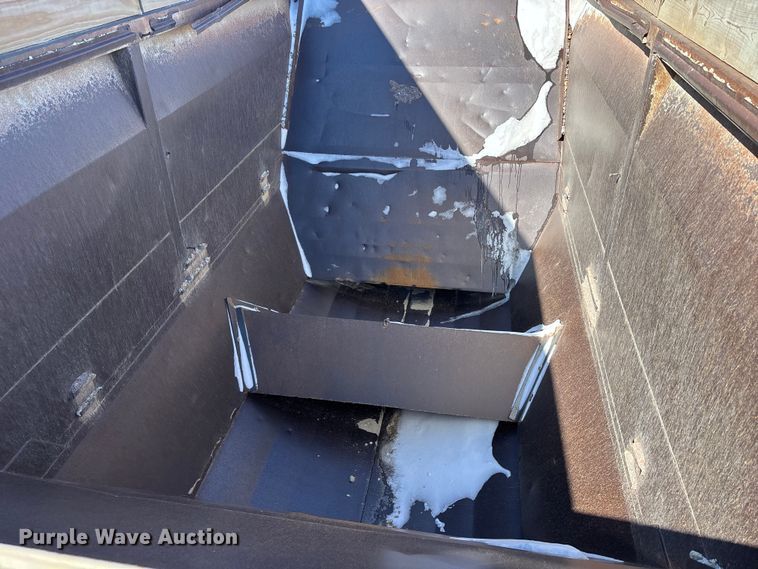 image for item FB3589 1995 Midland bottom dump trailer