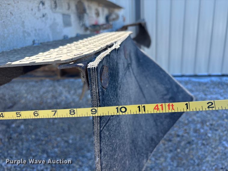 image for item FB3589 1995 Midland bottom dump trailer