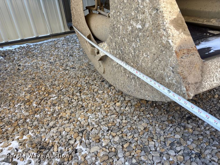 image for item FB3589 1995 Midland bottom dump trailer