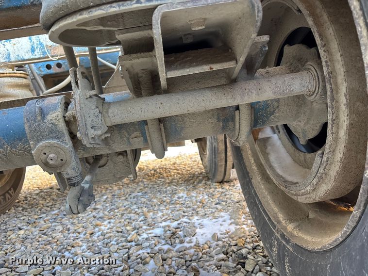 image for item FB3589 1995 Midland bottom dump trailer