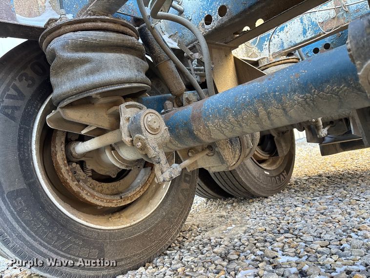 image for item FB3589 1995 Midland bottom dump trailer