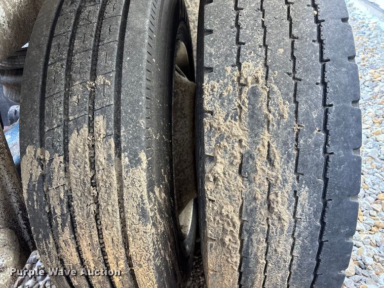 image for item FB3589 1995 Midland bottom dump trailer