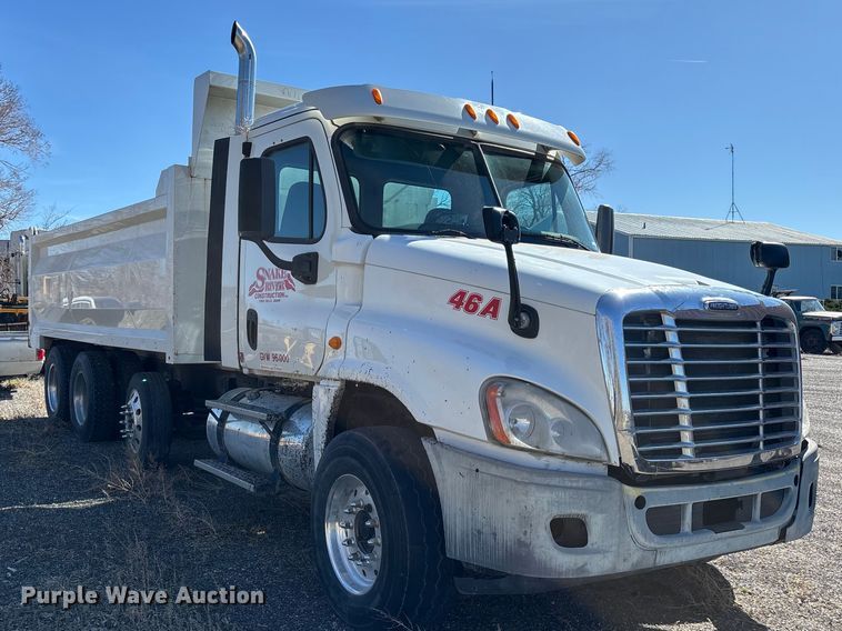 image for item FB5507 2014 Freightliner Cascadia dump truck