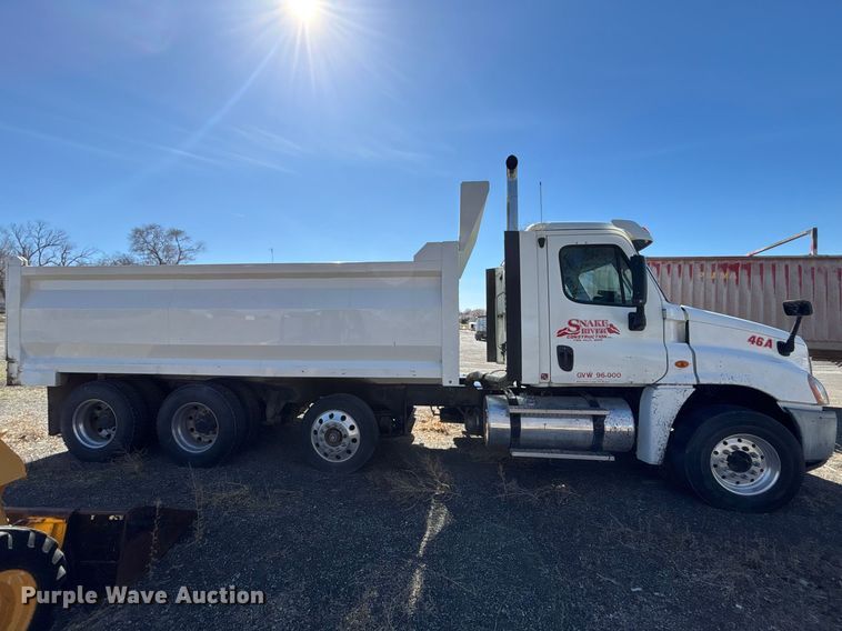 image for item FB5507 2014 Freightliner Cascadia dump truck