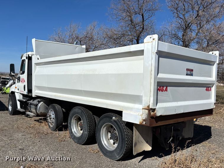 image for item FB5507 2014 Freightliner Cascadia dump truck