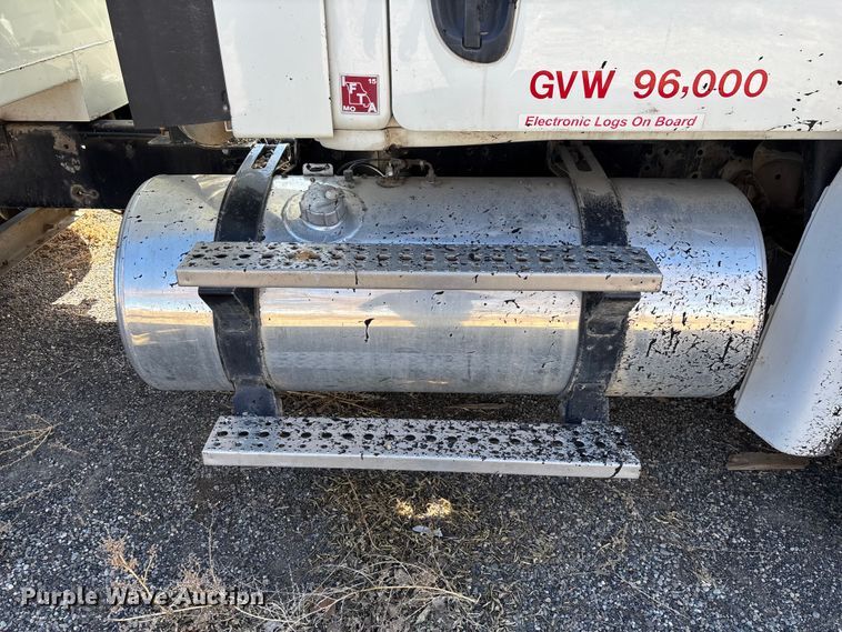 image for item FB5507 2014 Freightliner Cascadia dump truck