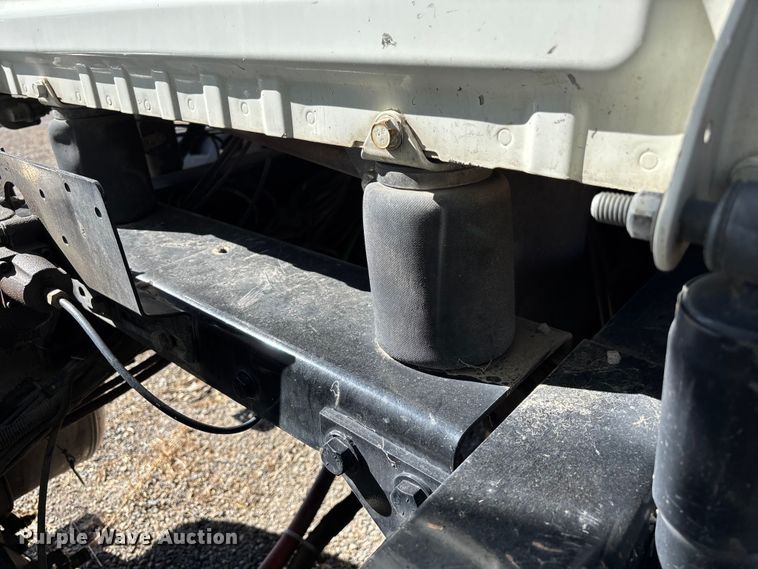 image for item FB5507 2014 Freightliner Cascadia dump truck