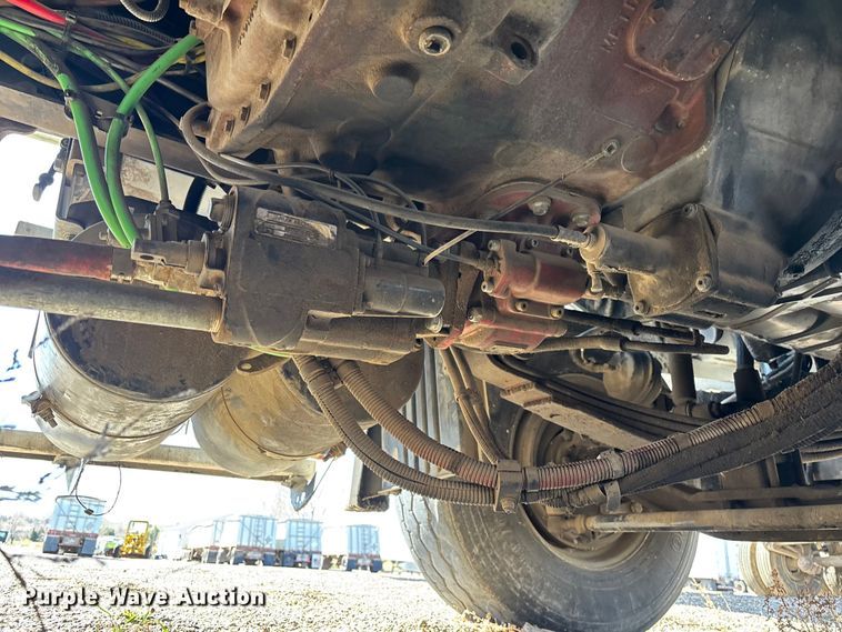 image for item FB5507 2014 Freightliner Cascadia dump truck