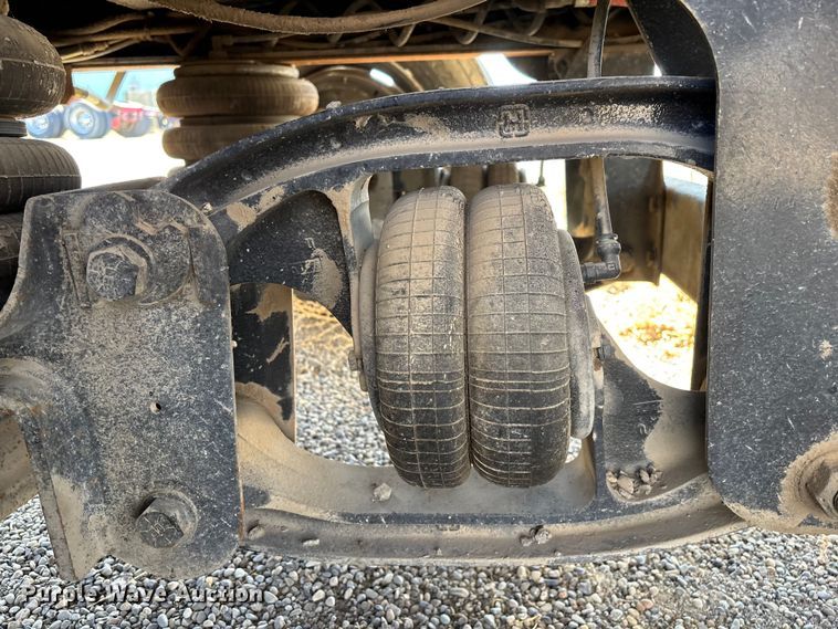 image for item FB5507 2014 Freightliner Cascadia dump truck