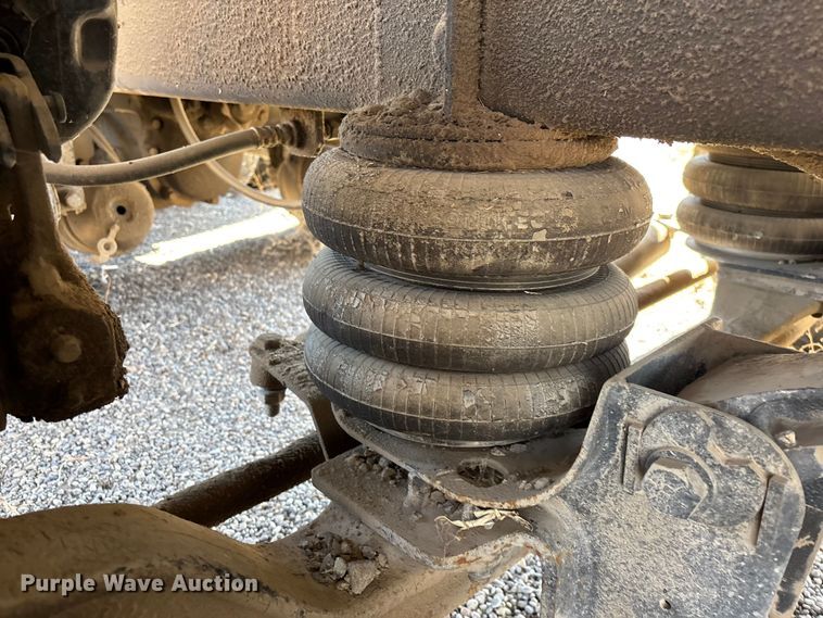 image for item FB5507 2014 Freightliner Cascadia dump truck