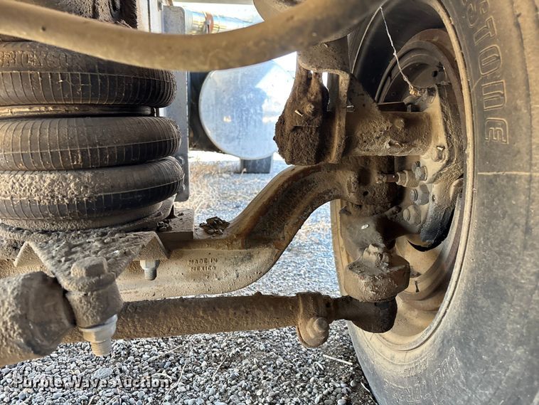 image for item FB5507 2014 Freightliner Cascadia dump truck