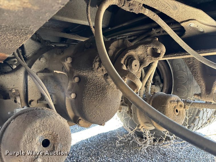 image for item FB5507 2014 Freightliner Cascadia dump truck