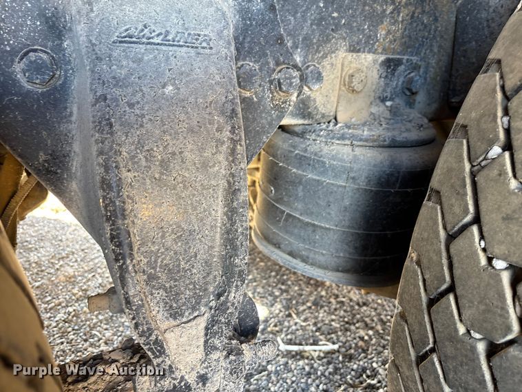 image for item FB5507 2014 Freightliner Cascadia dump truck