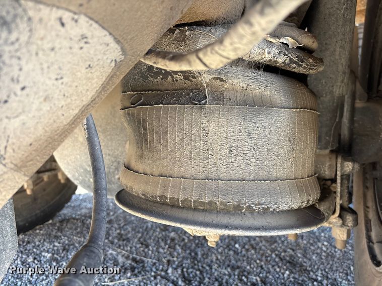 image for item FB5507 2014 Freightliner Cascadia dump truck