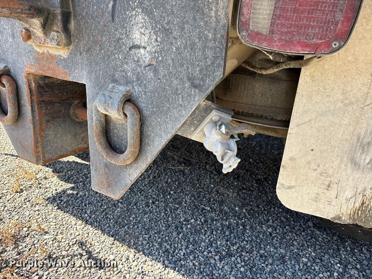 image for item FB5507 2014 Freightliner Cascadia dump truck