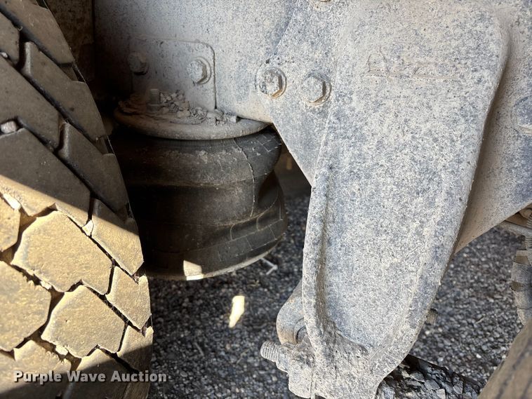 image for item FB5507 2014 Freightliner Cascadia dump truck