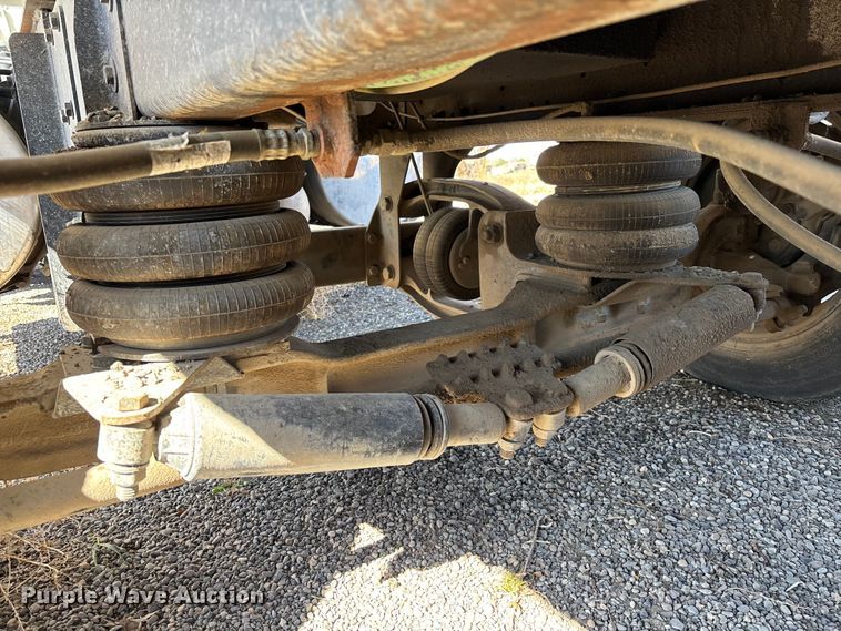 image for item FB5507 2014 Freightliner Cascadia dump truck