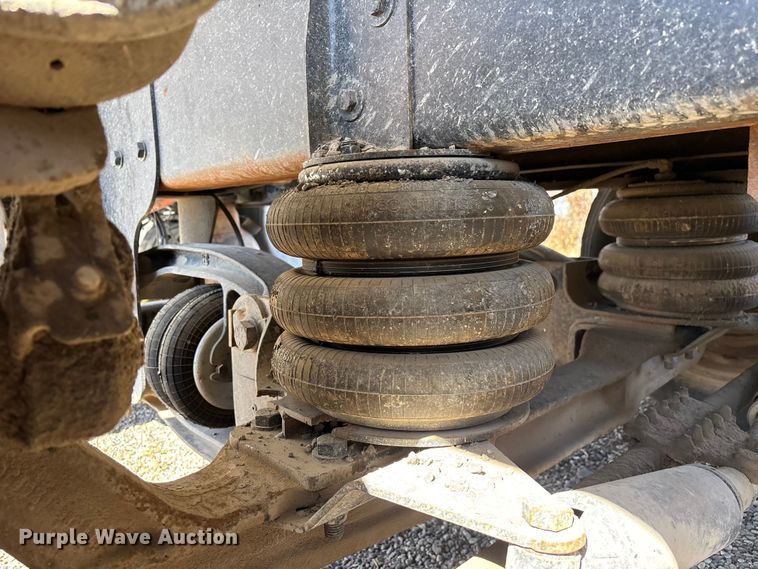 image for item FB5507 2014 Freightliner Cascadia dump truck