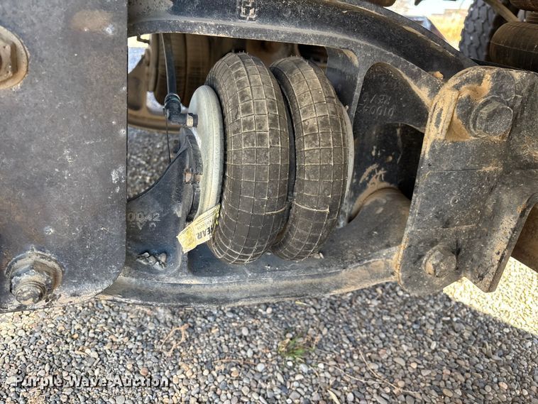 image for item FB5507 2014 Freightliner Cascadia dump truck