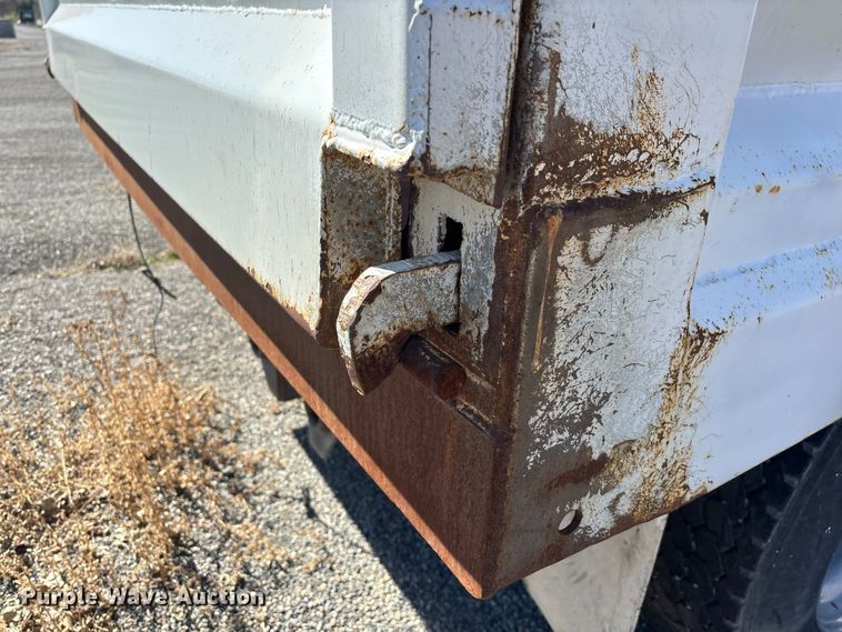 image for item FB5507 2014 Freightliner Cascadia dump truck