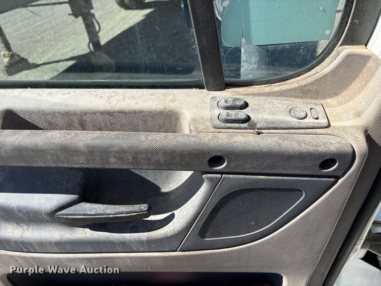 image for item FB5507 2014 Freightliner Cascadia dump truck